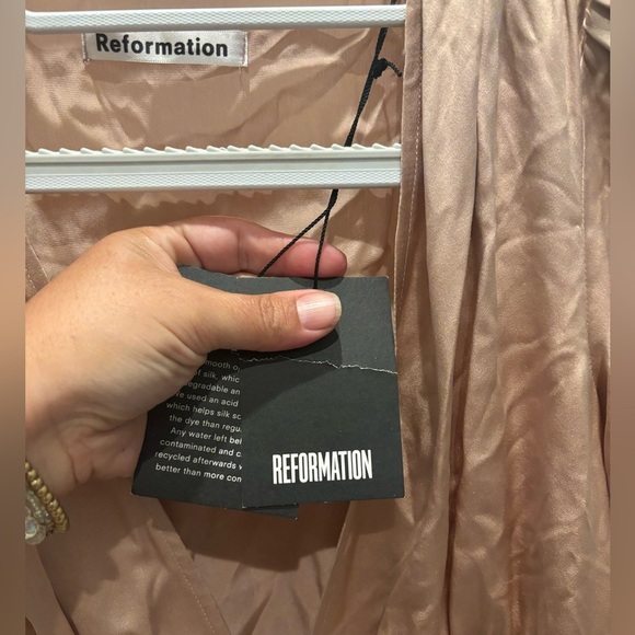 Reformation Nicola Dress in Praline 100% silk - Picture 6 of 9